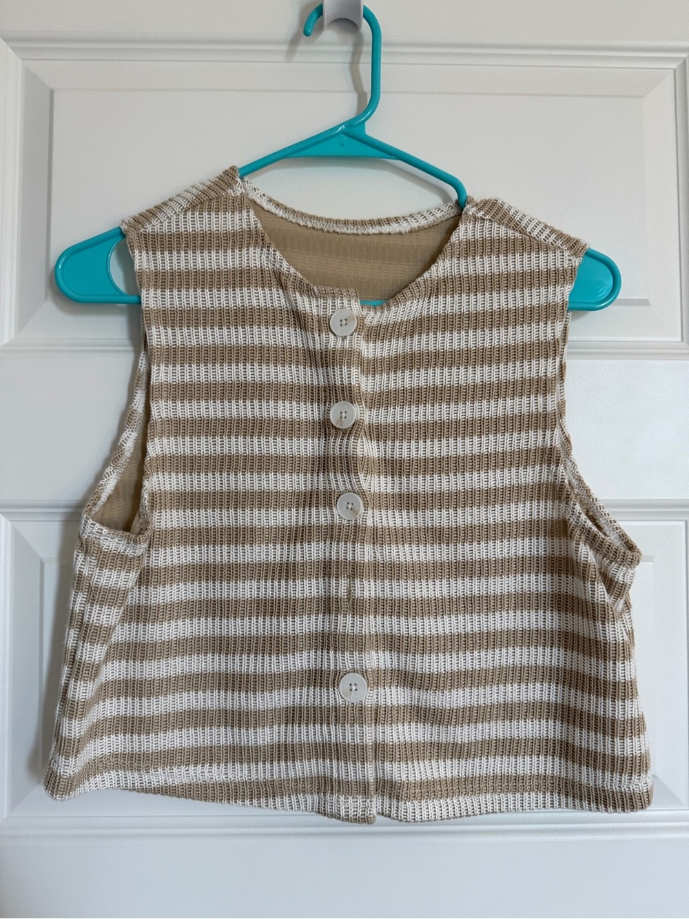 Striped Knit Buttons Sleeveless Top - Beige & White